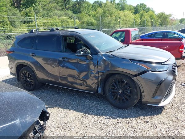 2024 TOYOTA HIGHLANDER XSE