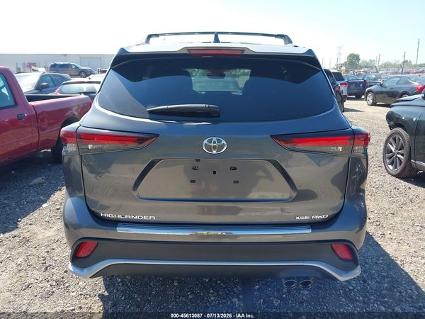 2024 TOYOTA HIGHLANDER XSE