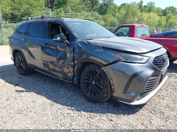 2024 TOYOTA HIGHLANDER XSE