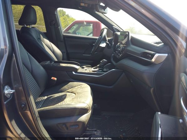 2024 TOYOTA HIGHLANDER XSE