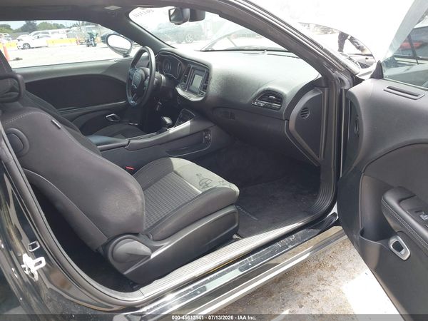 2016 DODGE CHALLENGER SXT