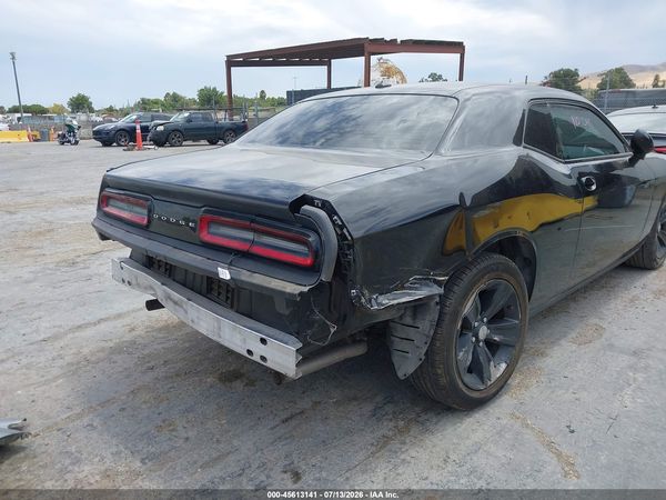 2016 DODGE CHALLENGER SXT