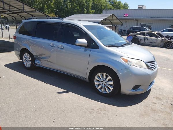 2015 TOYOTA SIENNA LE 7 PASSENGER