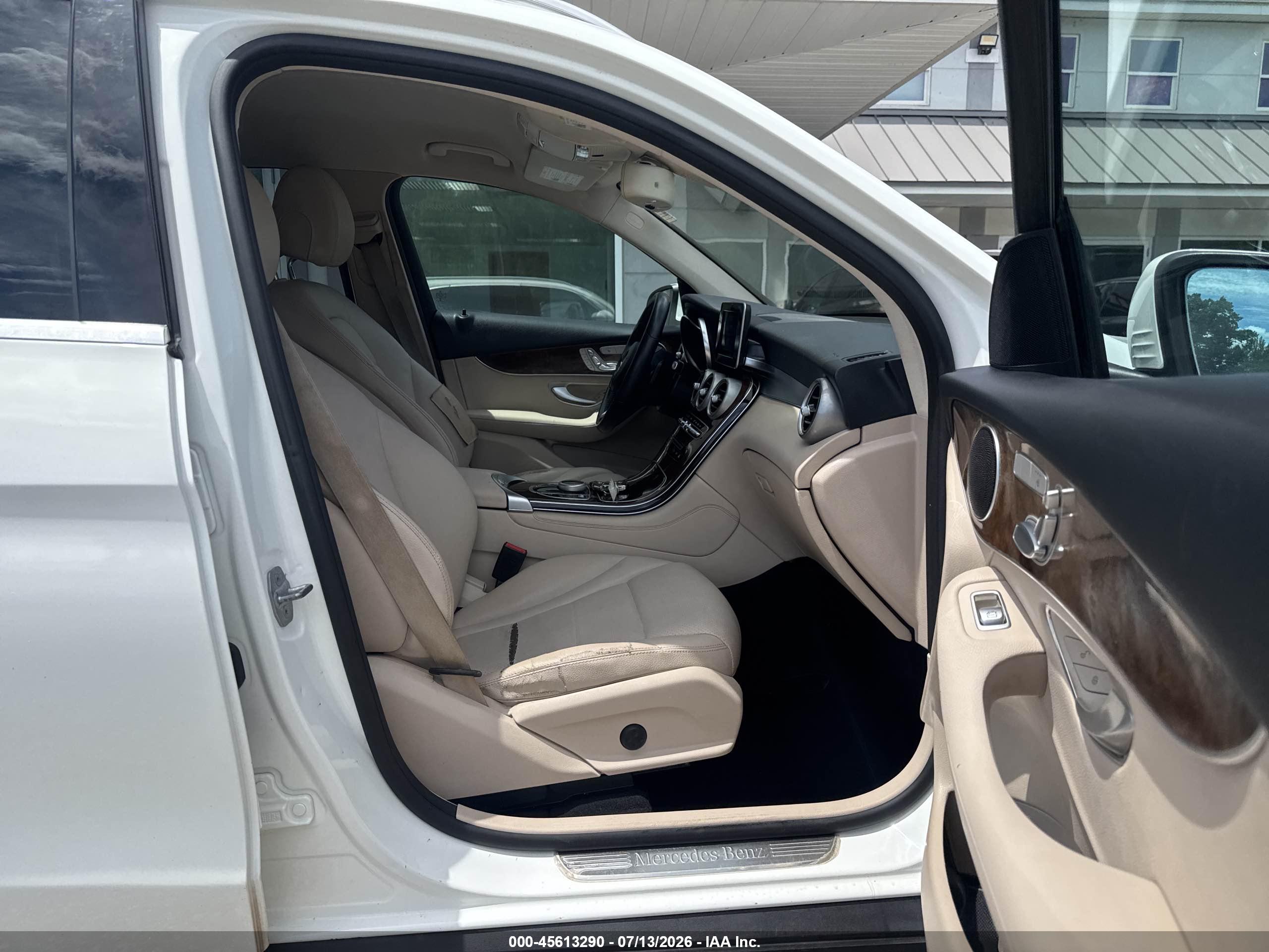 2017 MERCEDES-BENZ GLC 300 4MATIC