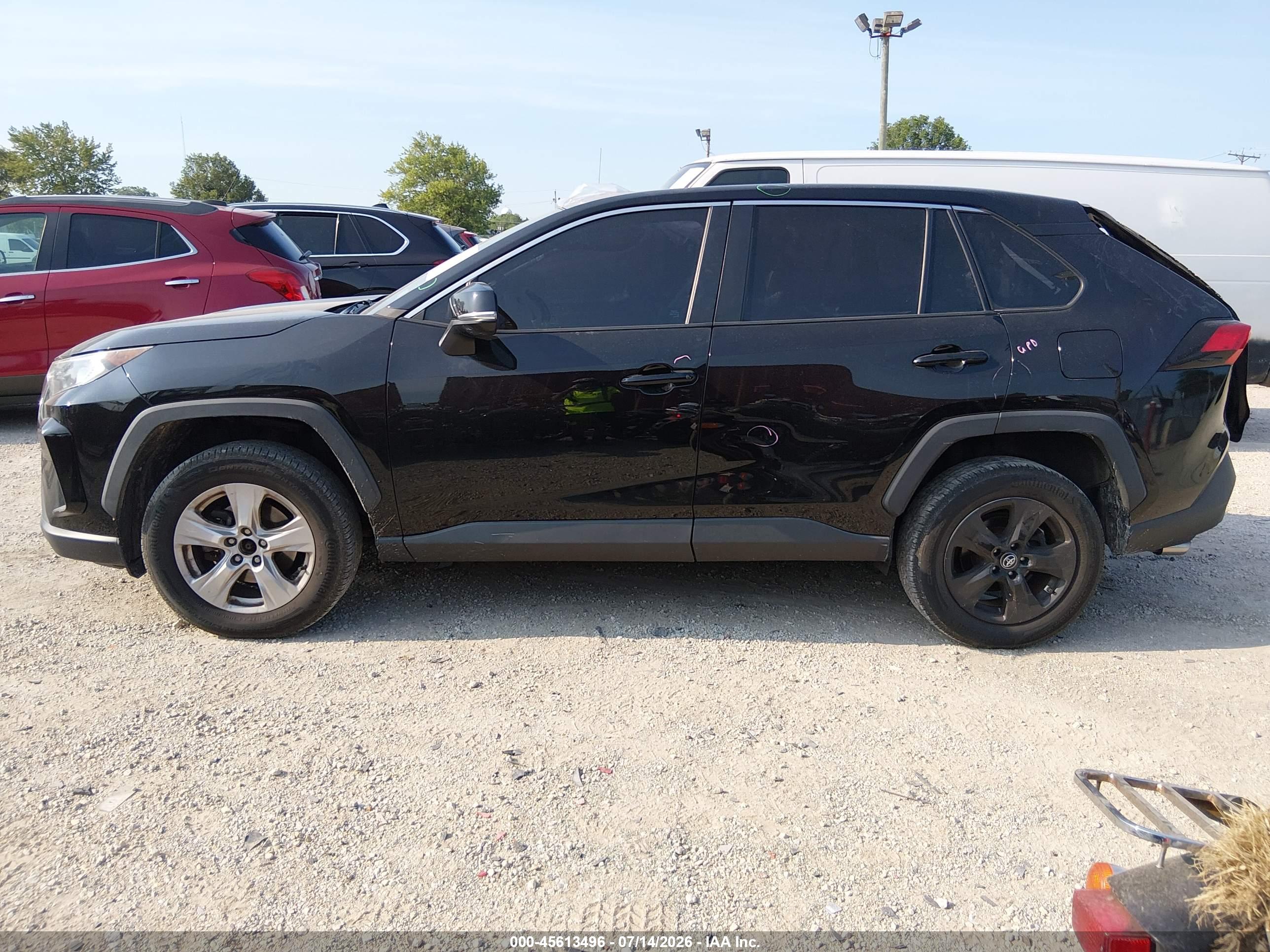 2019 TOYOTA RAV4 XLE