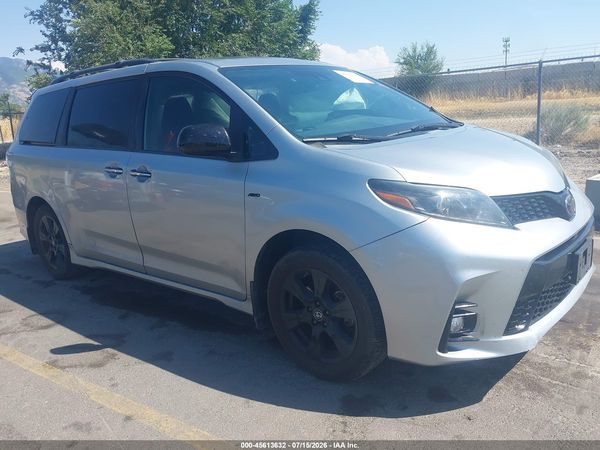 2020 TOYOTA SIENNA SE PREMIUM — I1