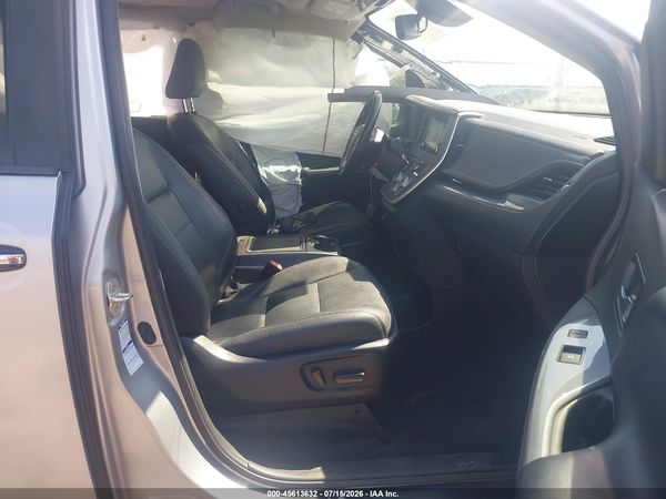 2020 TOYOTA SIENNA SE PREMIUM — I5