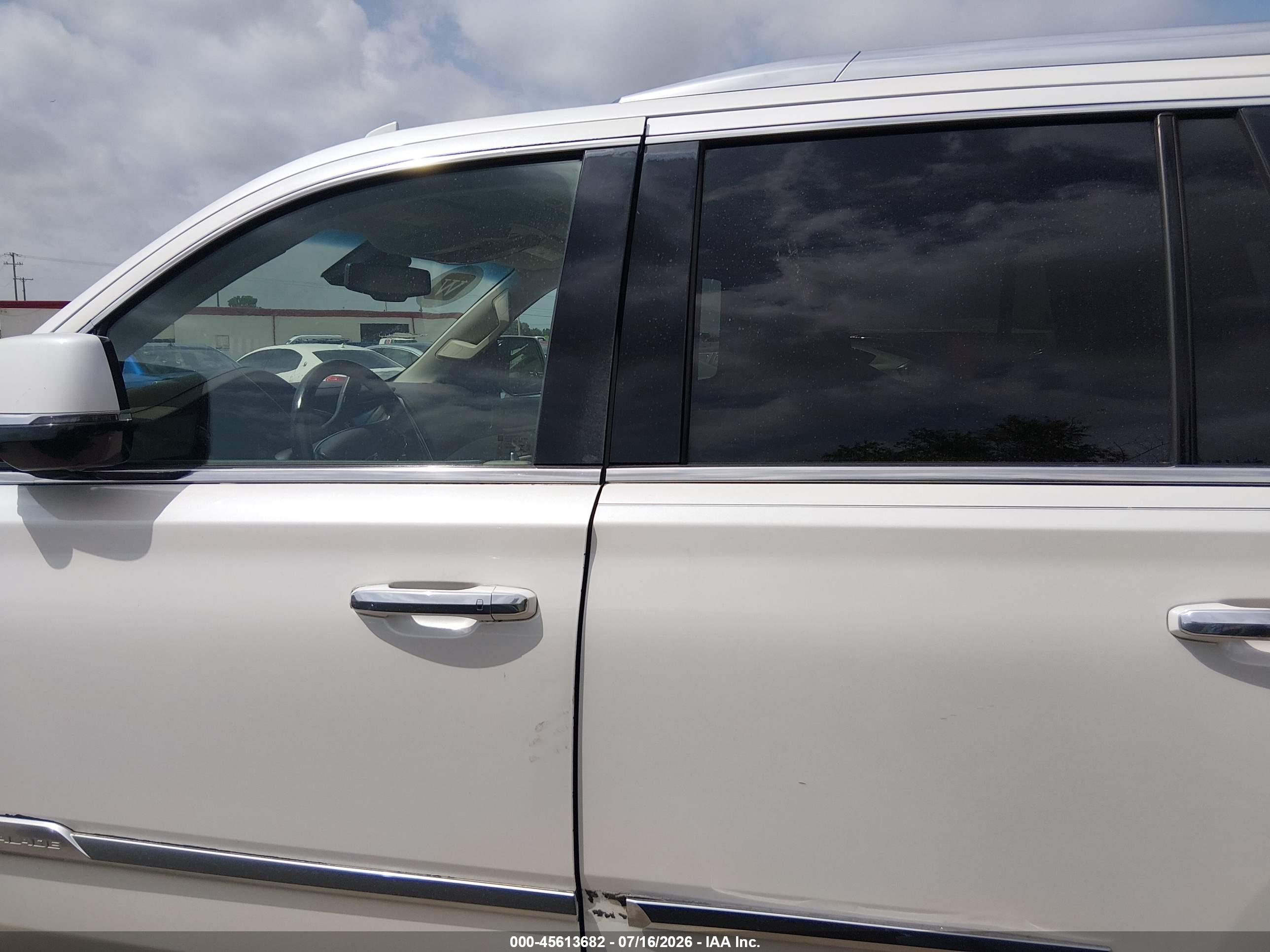 2016 CADILLAC ESCALADE LUXURY COLLECTION