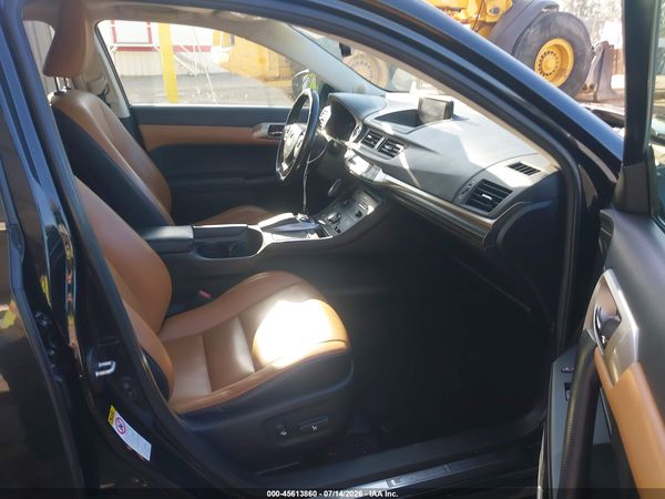 2017 LEXUS CT 200H