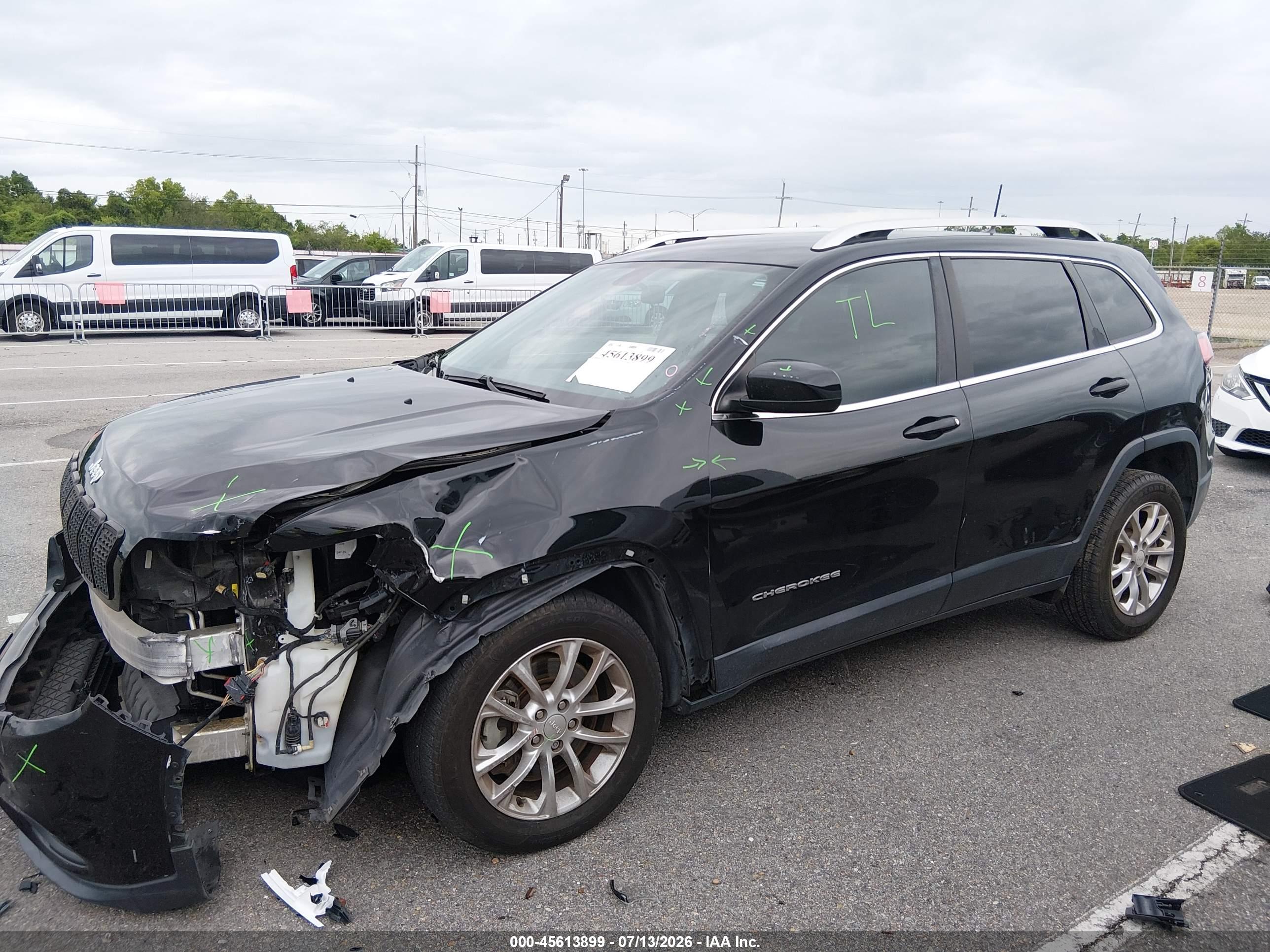2019 JEEP CHEROKEE LATITUDE FWD