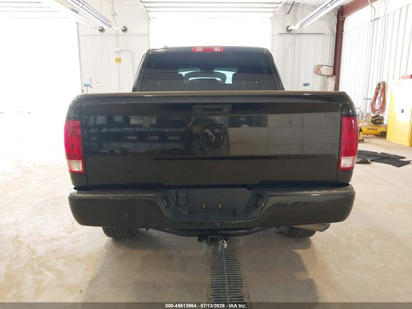 2018 RAM 1500 EXPRESS  4X4 5'7 BOX
