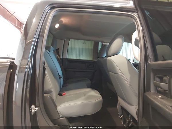 2018 RAM 1500 EXPRESS  4X4 5'7 BOX