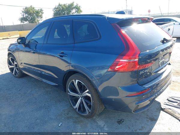 2022 VOLVO XC60 B5 R-DESIGN