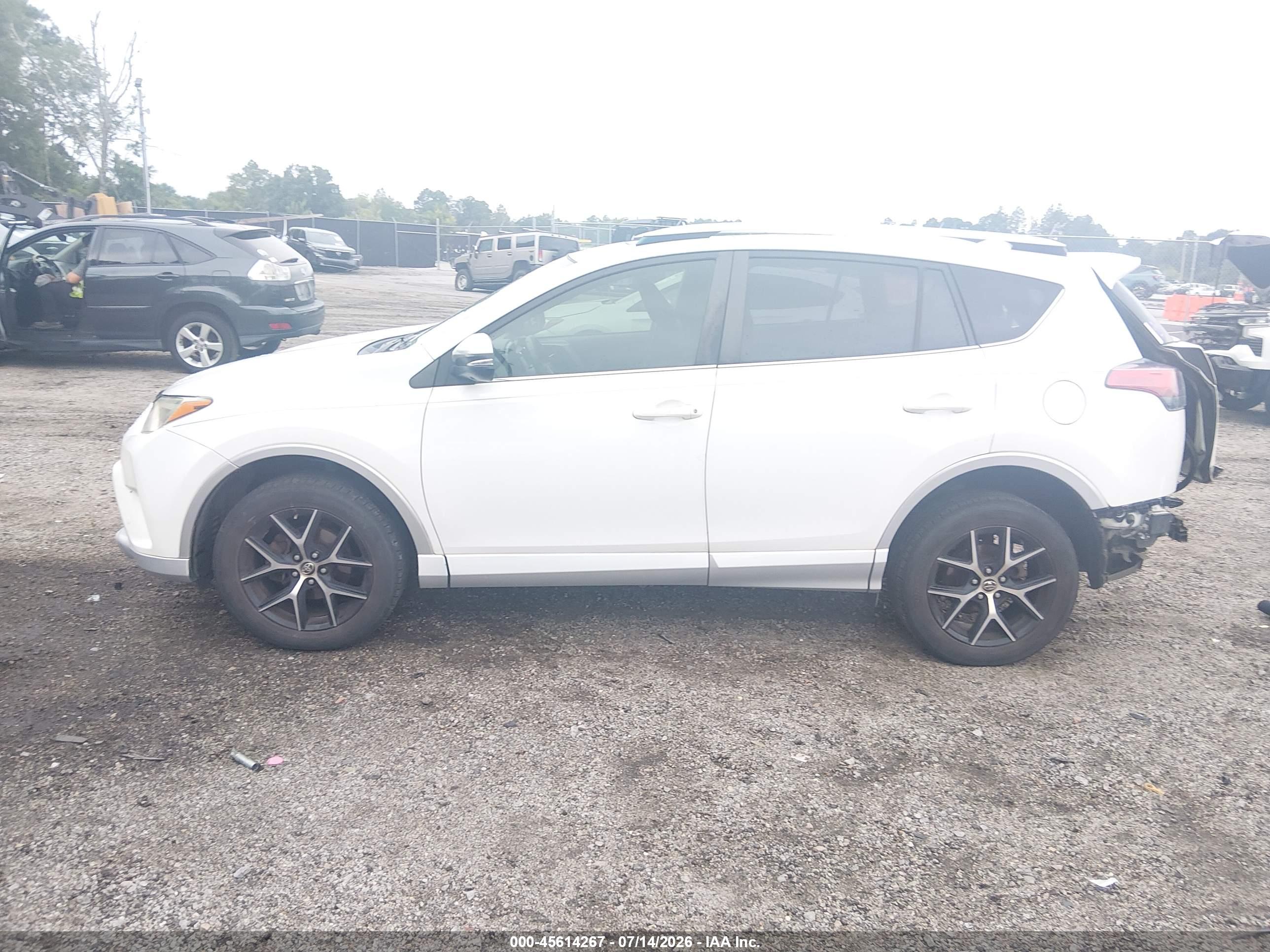 2016 TOYOTA RAV4 SE