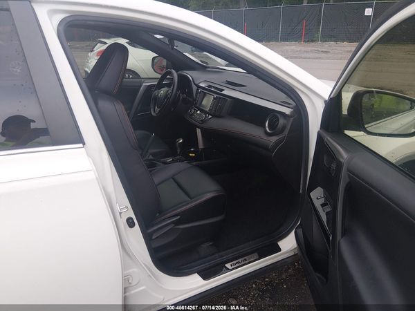 2016 TOYOTA RAV4 SE