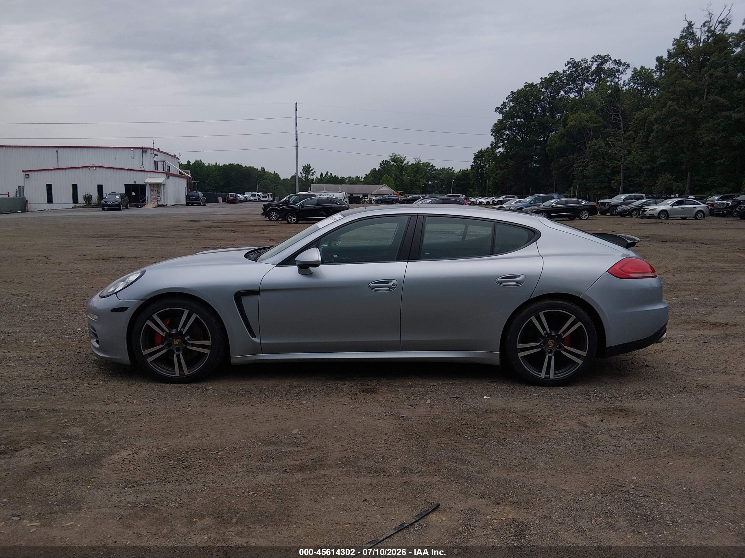 2016 PORSCHE PANAMERA 4