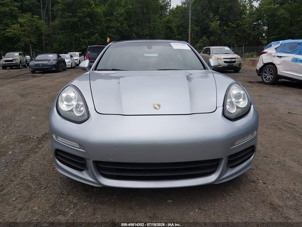 2016 PORSCHE PANAMERA 4