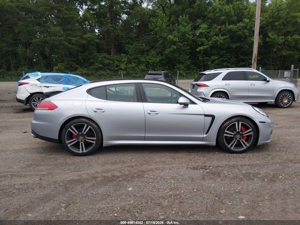 2016 PORSCHE PANAMERA 4