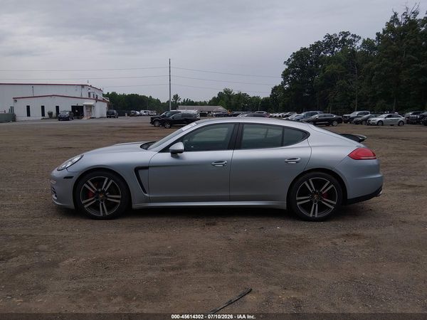 2016 PORSCHE PANAMERA 4