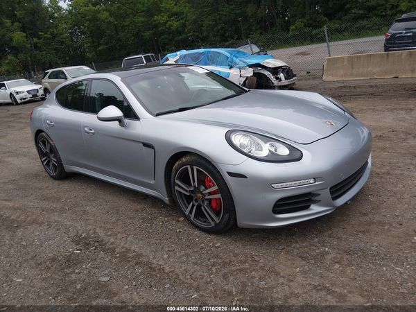 2016 PORSCHE PANAMERA 4
