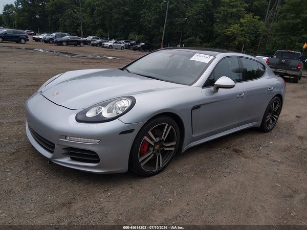 2016 PORSCHE PANAMERA 4