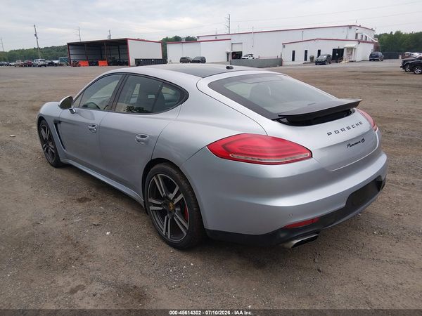 2016 PORSCHE PANAMERA 4
