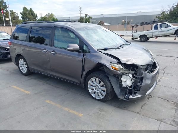 2015 TOYOTA SIENNA — I1