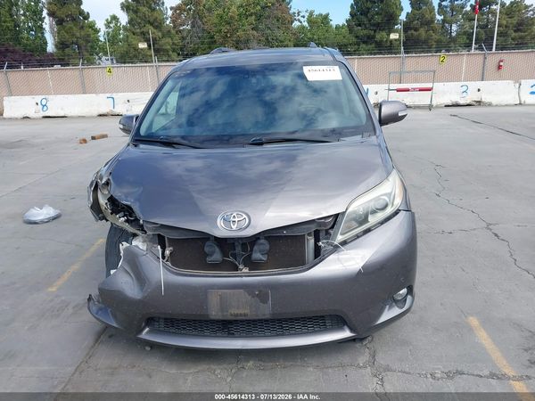 2015 TOYOTA SIENNA — I115