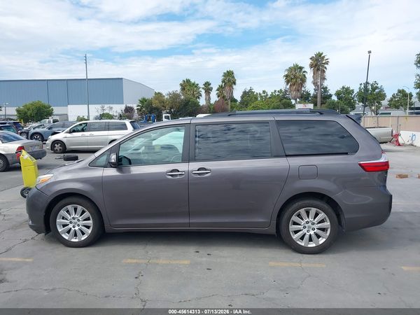 2015 TOYOTA SIENNA — I117