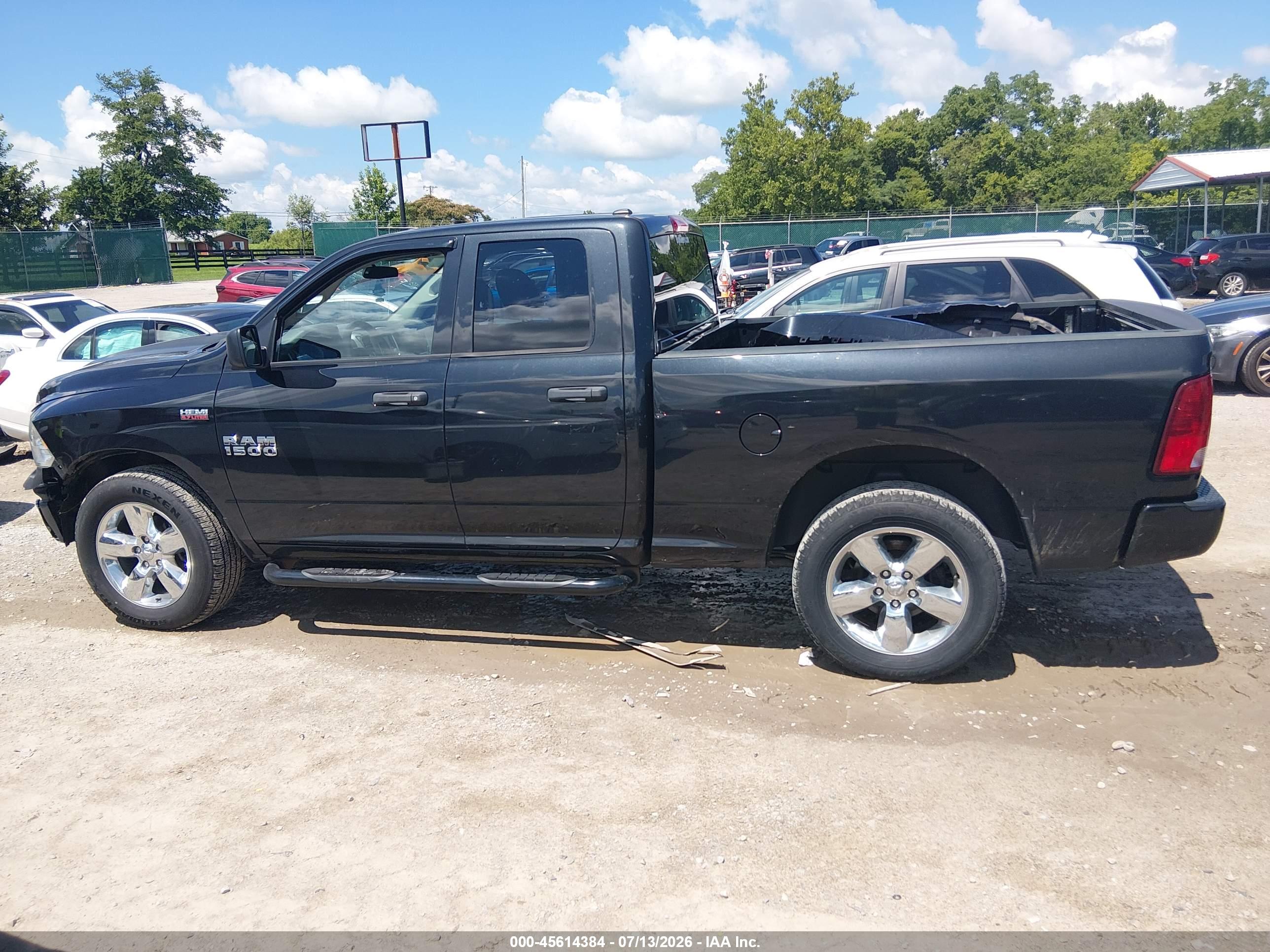 2018 RAM 1500 EXPRESS  4X4 6'4 BOX