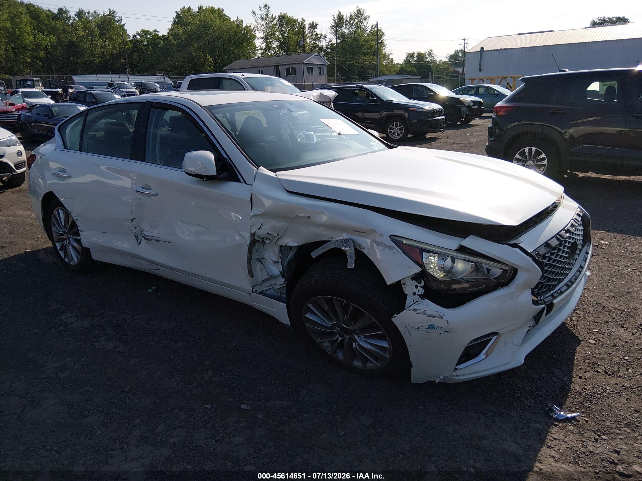 2021 INFINITI Q50 LUXE