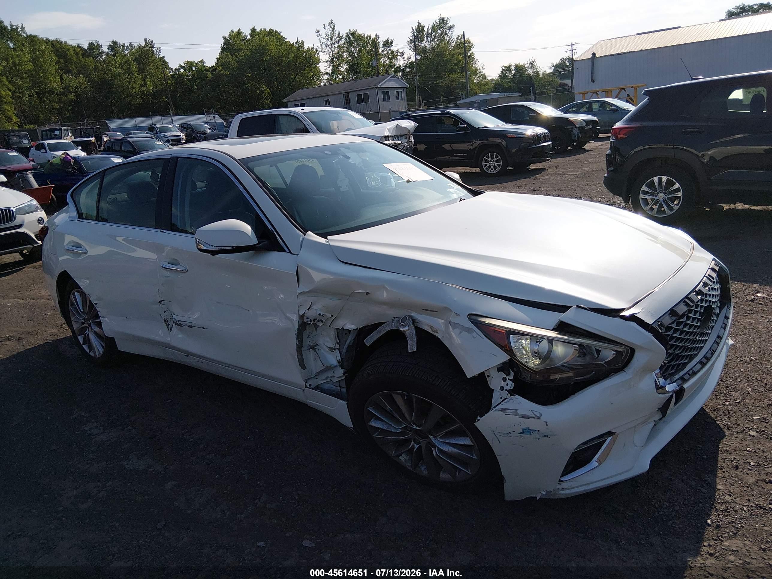 2021 INFINITI Q50 LUXE