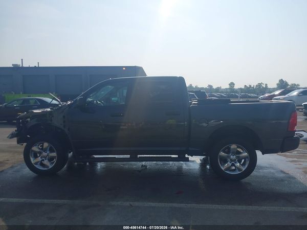 2017 RAM 1500 EXPRESS  4X4 5'7 BOX