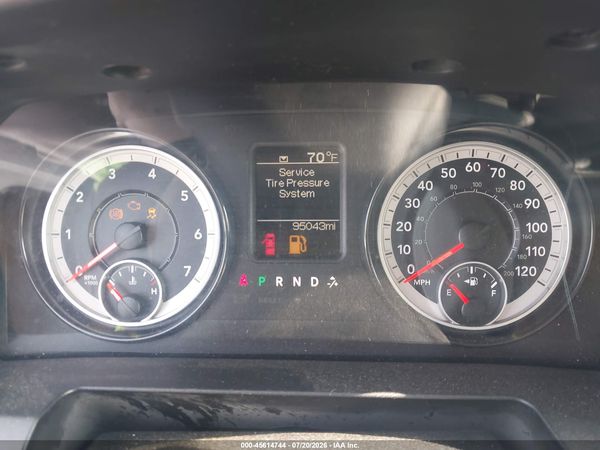 2017 RAM 1500 EXPRESS  4X4 5'7 BOX