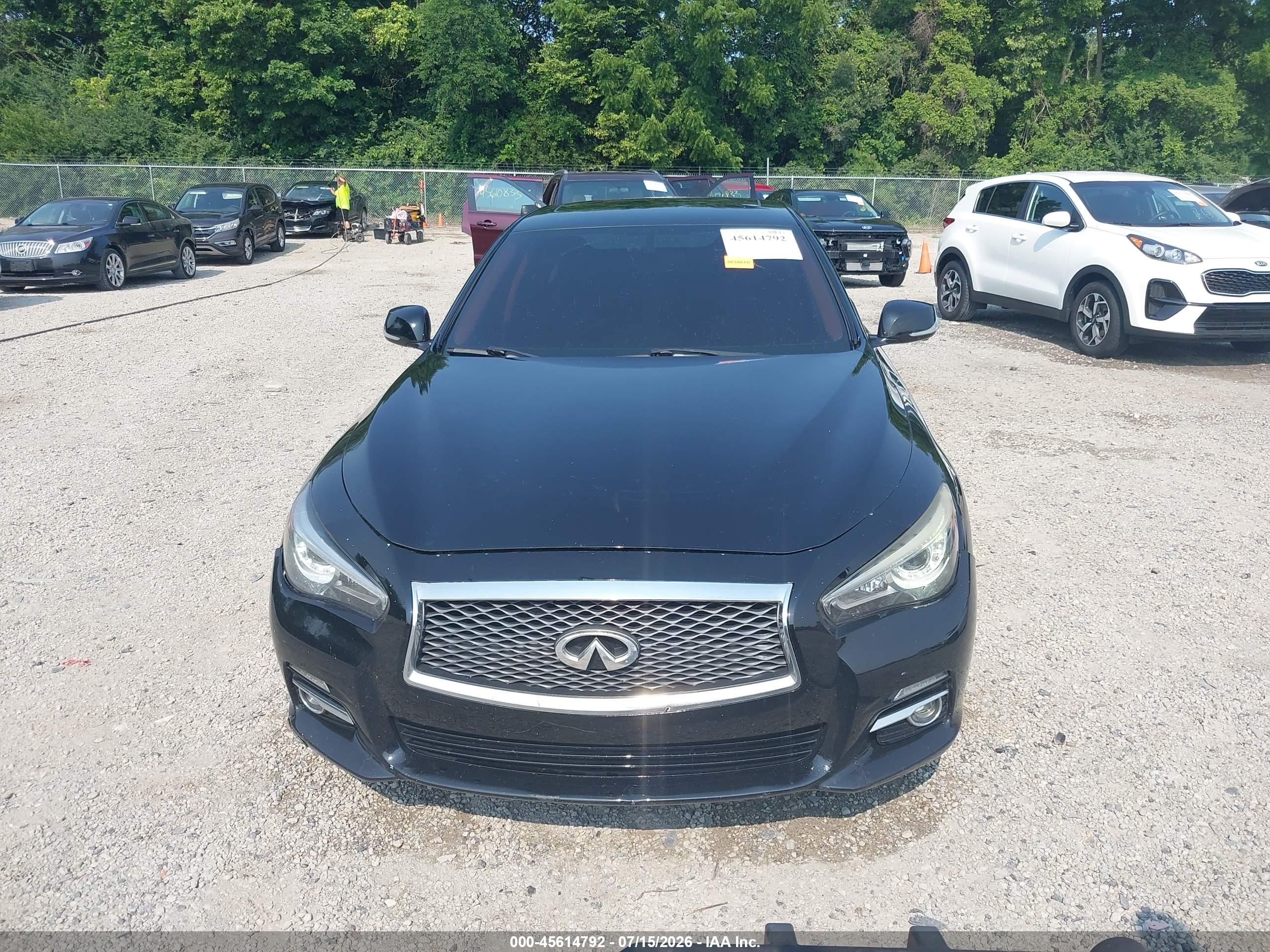 2016 INFINITI Q50