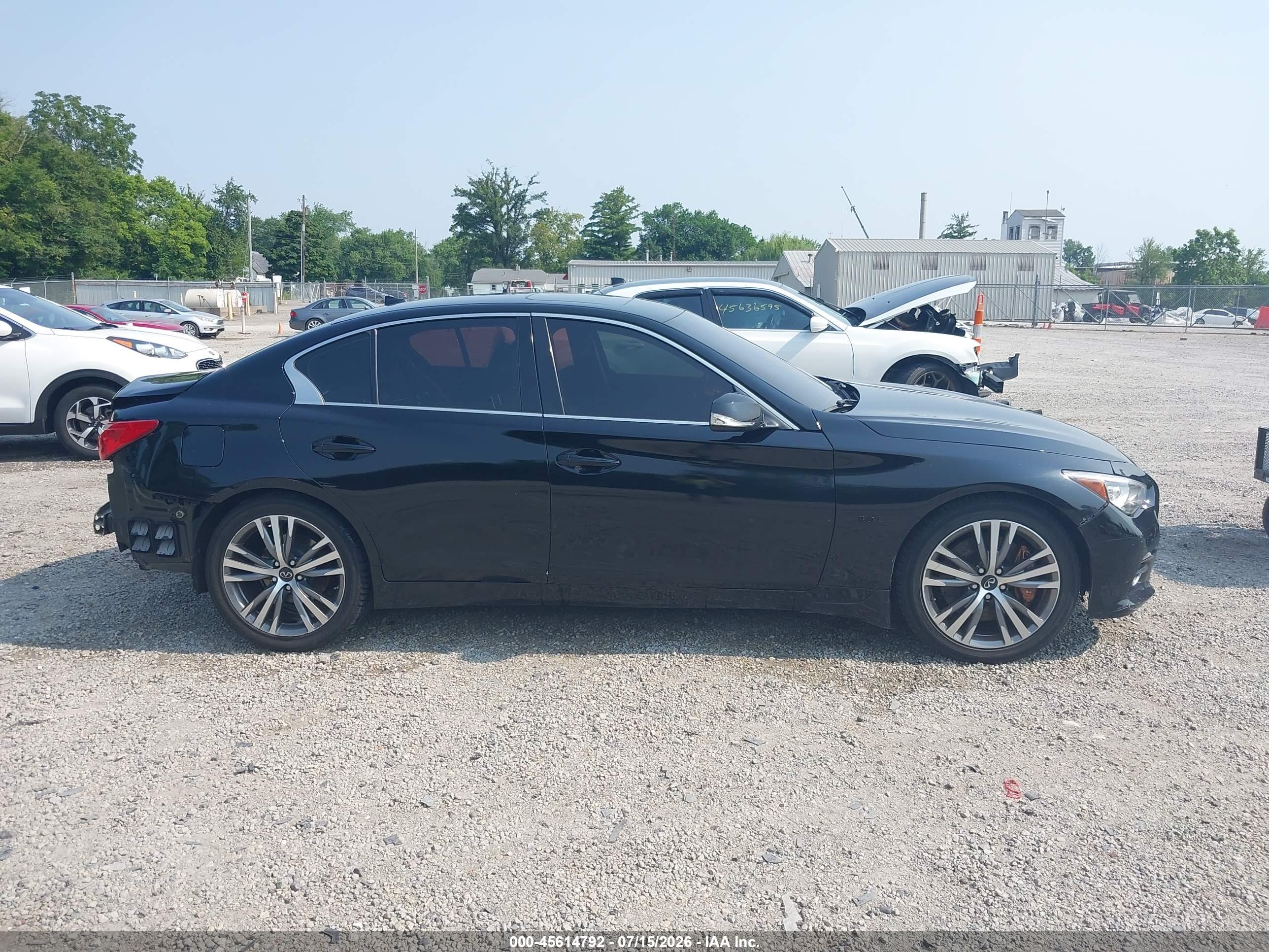 2016 INFINITI Q50