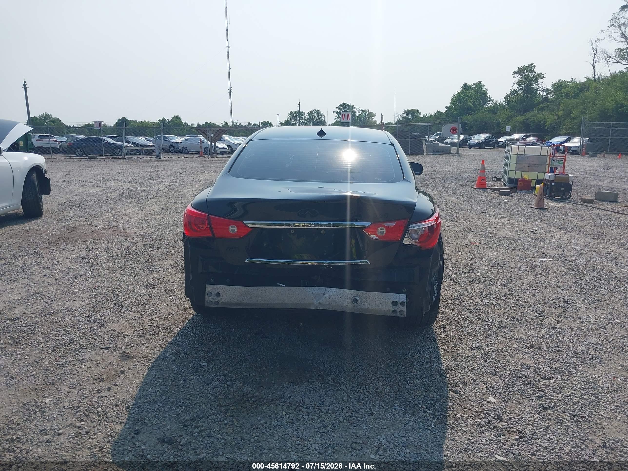 2016 INFINITI Q50