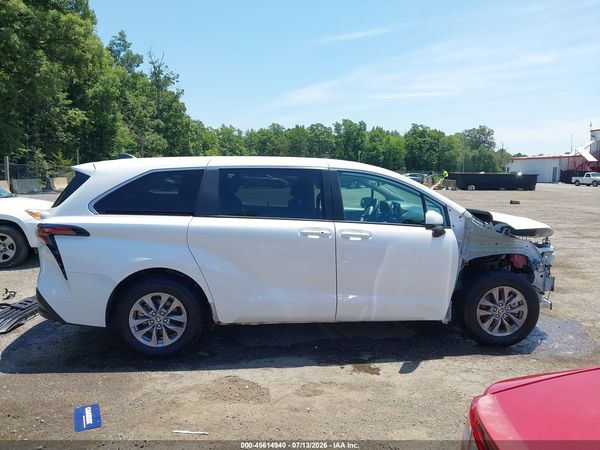 2024 TOYOTA SIENNA LE — I116