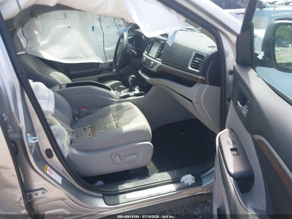 2016 TOYOTA HIGHLANDER LIMITED V6