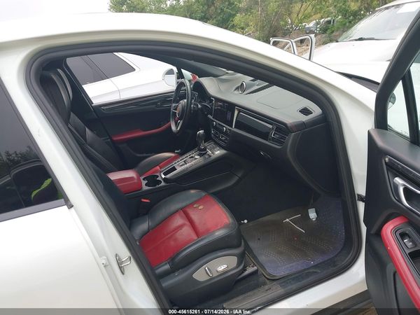 2020 PORSCHE MACAN
