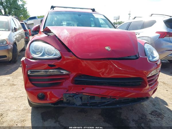 2013 PORSCHE CAYENNE