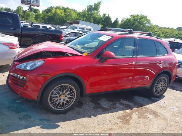 2013 PORSCHE CAYENNE