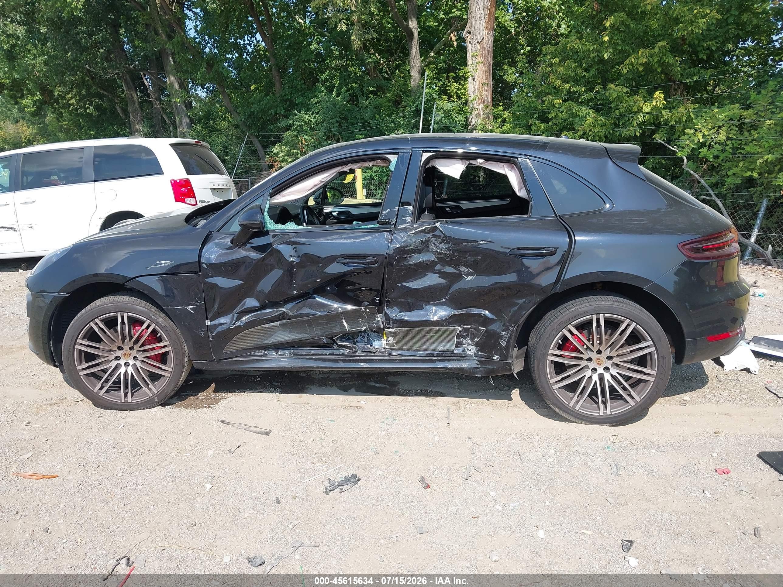 2015 PORSCHE MACAN TURBO