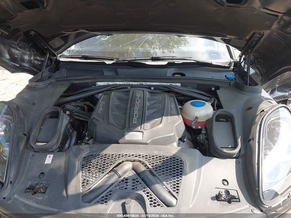 2015 PORSCHE MACAN TURBO