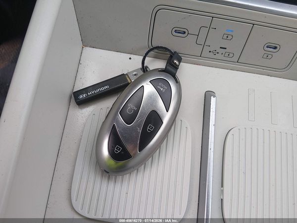 2025 HYUNDAI SANTA FE SE