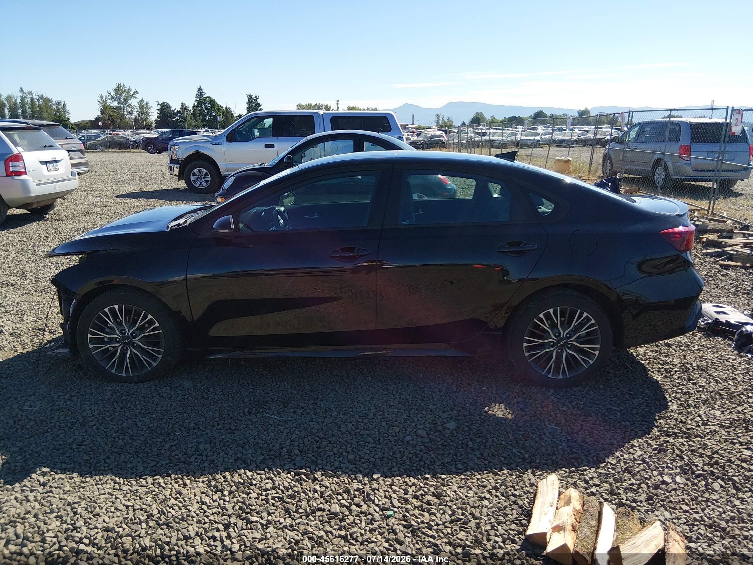 2024 KIA FORTE GT-LINE