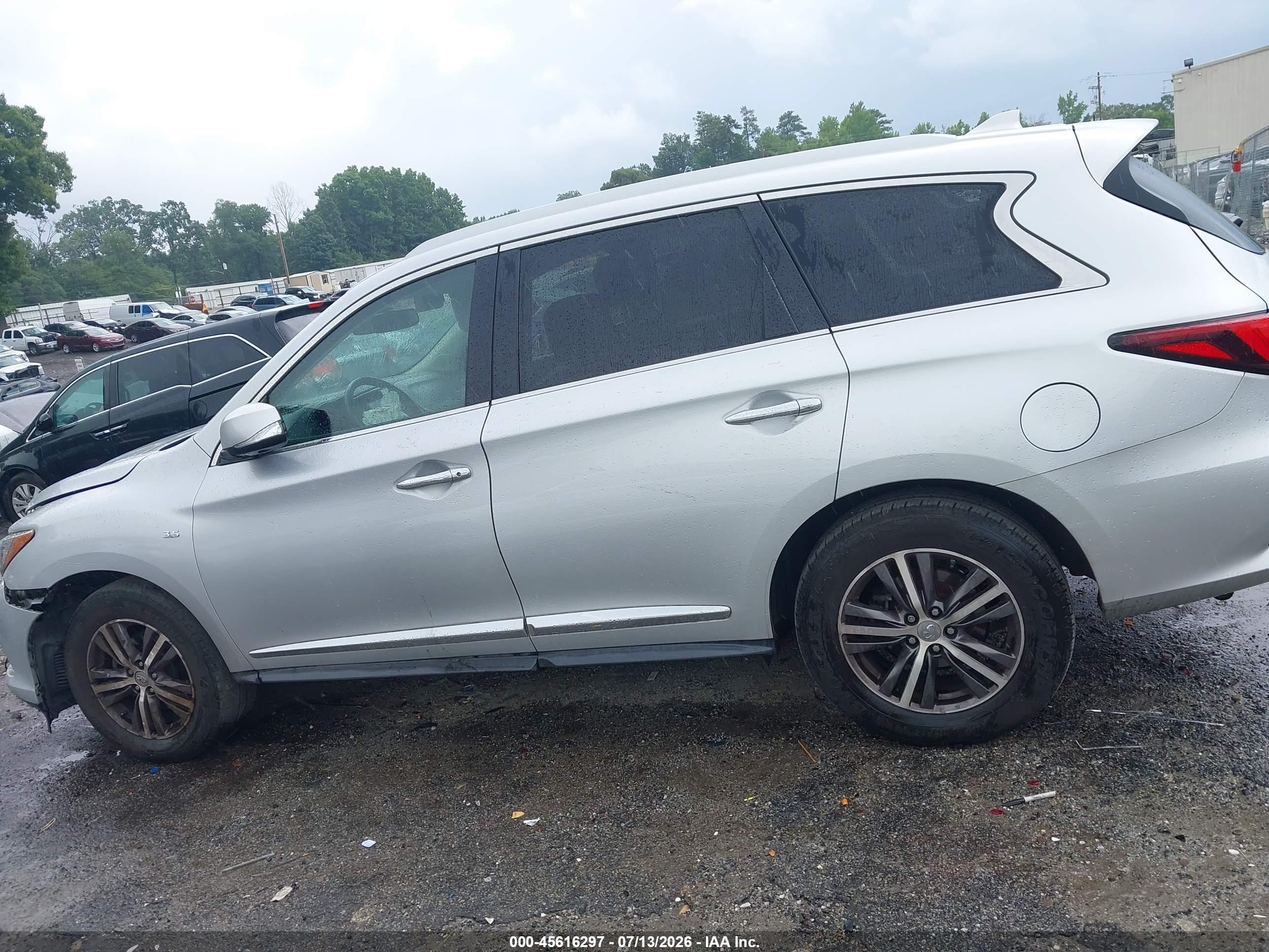 2019 INFINITI QX60 LUXE