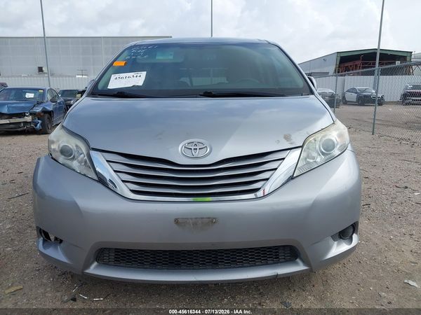 2016 TOYOTA SIENNA LE 8 PASSENGER