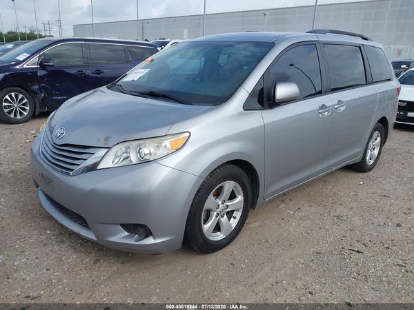 2016 TOYOTA SIENNA LE 8 PASSENGER