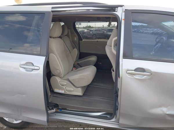 2016 TOYOTA SIENNA LE 8 PASSENGER